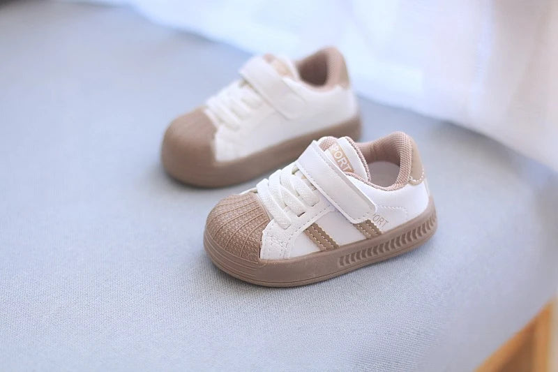 2026 autumn and winter new baby casual sports shoes for boys and girls outdoor breathable non slip comfortable walking shoes