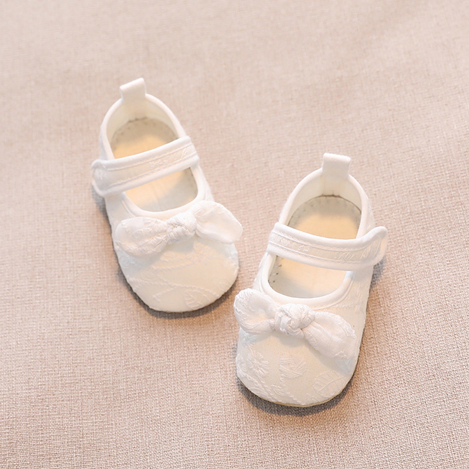 BeQeuewll Infant Baby Girls Shoes Non-Slip Soft Soled Lace Bowknot Flats Toddler First Walker Spring Autumn Princess Shoes