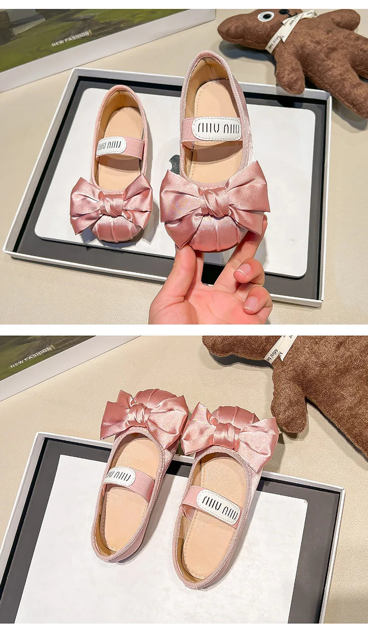 Baby Girls Beautiful Hollow Flat Sandals 2026 Casual Soft Cartoon Bow Students Cute Comfortable Elegant Kids Daily Summer