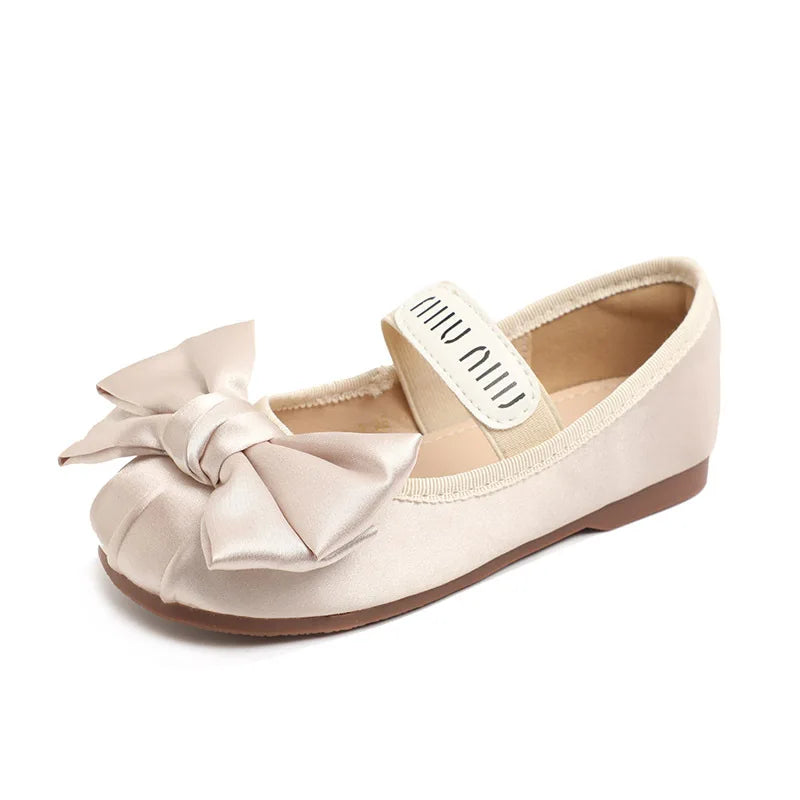 Baby Girls Beautiful Hollow Flat Sandals 2026 Casual Soft Cartoon Bow Students Cute Comfortable Elegant Kids Daily Summer
