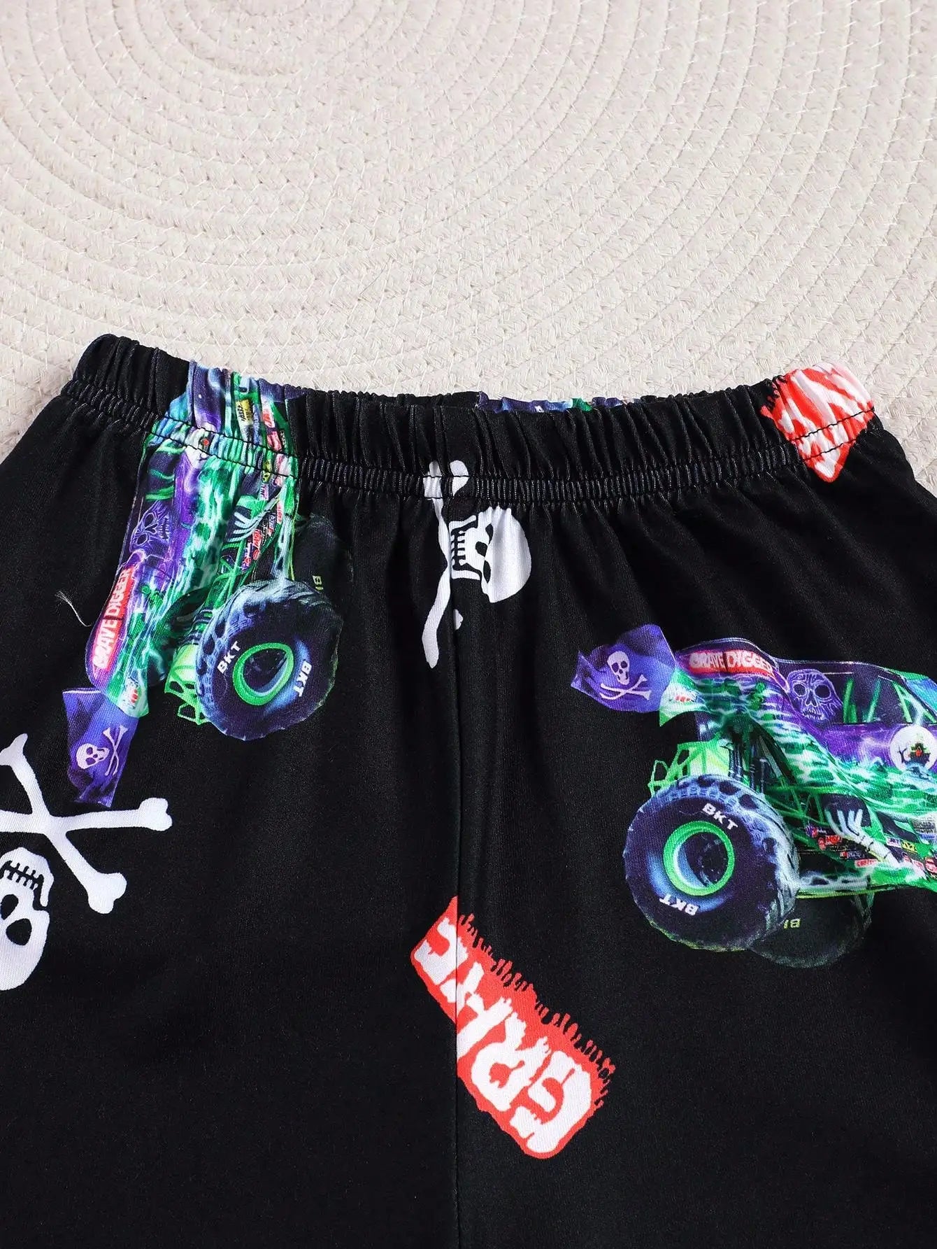 Jungen Sommerkleidung - kurzärmliges Oberteil und Shorts mit Cartoon-Autodruck, stylisch, lässig, bequem