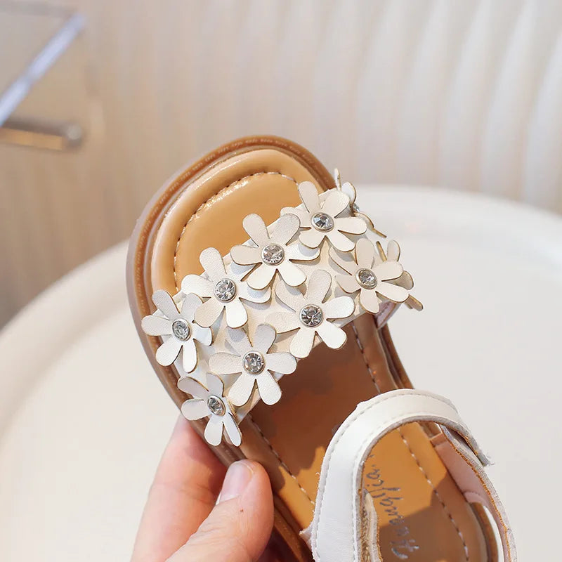 Baby Sandals Non slip Soft Bottom Children's Sandals New Girl's Flower Sandals Korean Edition Fashion Princess Style