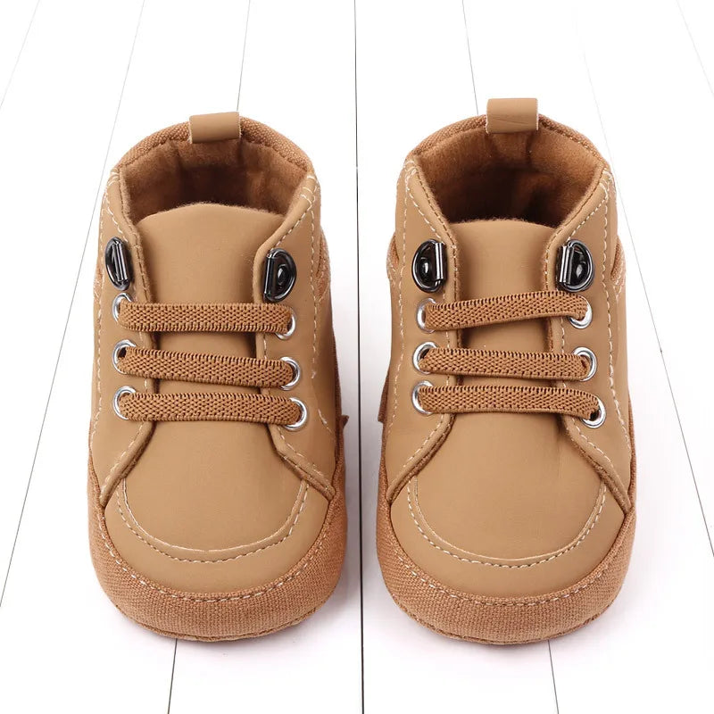 Brand Neugeborenes Baby Junge Schuhe Weiche Sohle Krabbelschuhe Warme Stiefel Anti-Rutsch Sneaker Einfarbig PU Lauflernschuhe für 1 Jahr alt 0-18 Monate