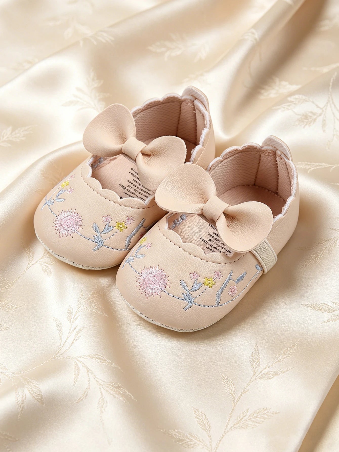 Baby walking shoes women's spring and autumn styles apricot butterfly bow embroidered soft sole breathable soft sole shoes