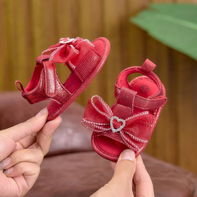 Spring and Summer Sandals for 0-1 Year Old Female Babies, Suitable for Daily Casual Wear, Solid Color with Bow and Heart Decoration, Cute Flat Shoes for Baby Girls, Adorable Toddler Shoes