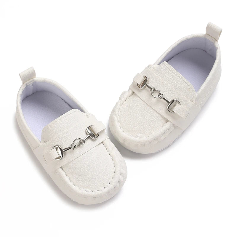 Zapatos de bebé primavera y otoño, suela blanda antideslizante, resistente al desgaste, a la moda, versátiles, para interior y exterior, tipo mocasín, parte superior de PU